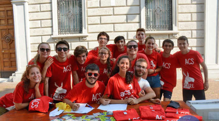 In piazza a Lecco i giovani del campus di Azione Cattolica
