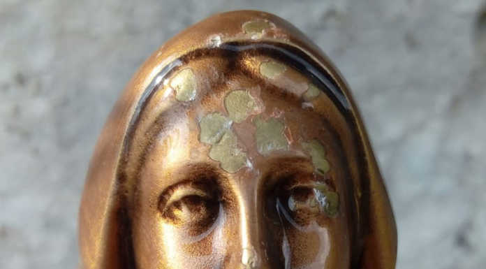 Nuovamente sfregiata dai vandali la statua della Madonna sulla Ferrata Gamma Uno