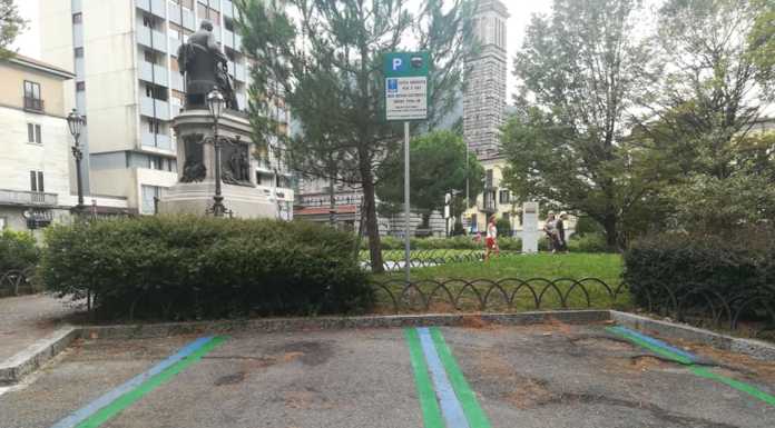 In centro i primi parcheggi gratis per le auto elettriche. Sosta ‘free’ fino a 5 ore