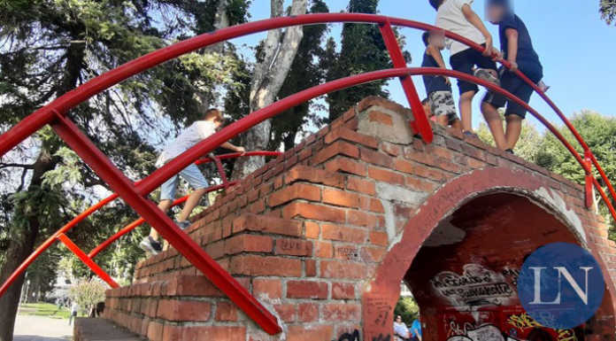 Lecco. Bimbo cade dalla scalinata, spavento al parco giochi