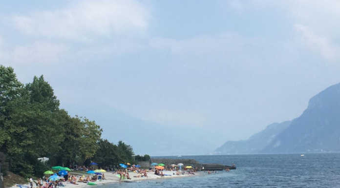 Onno, bagnante in difficoltà in acqua, soccorso 50enne spiaggia onno