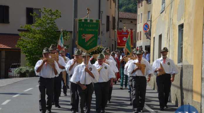Festa Alpina di Valgreghentino, sfilata e omaggio ai Caduti