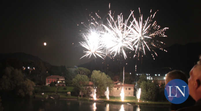 Brivio, grande spettacolo con i fuochi d’artificio sull’Adda