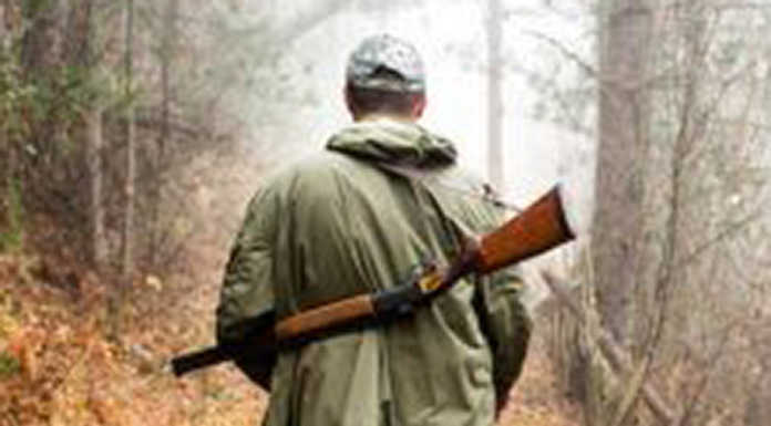 Morterone. “Capanno di caccia in attività sul sentiero dei Grandi alberi, fate attenzione”