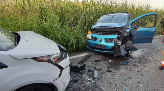 Castello Brianza, frontale tra due auto: tre persone coinvolte