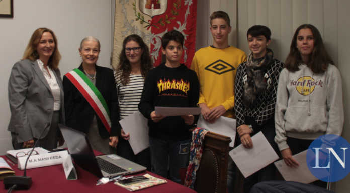 Cernusco, consegnate le borse di studio a sei studenti meritevoli