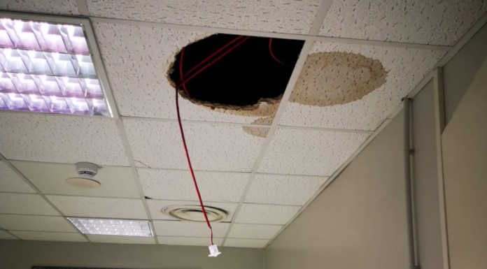 Merate, infiltrazioni al Mandic: cede un quadrotto del controsoffitto