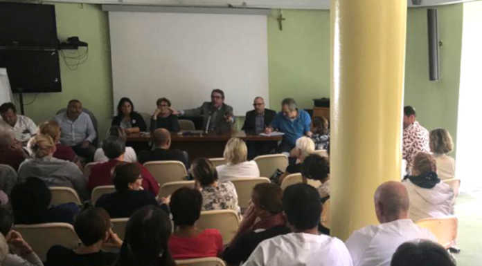 Merate, ospedale Mandic: un centinaio di lavoratori al presidio in vista dello sciopero