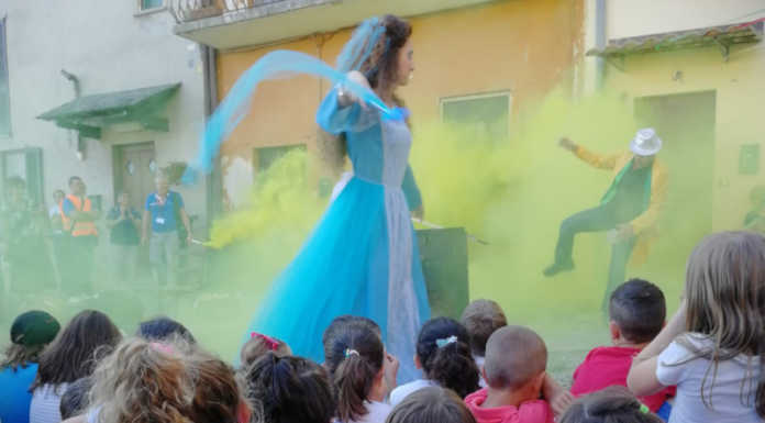 Robbiate, la fiaba itinerante di Pinocchio incanta grandi e piccini