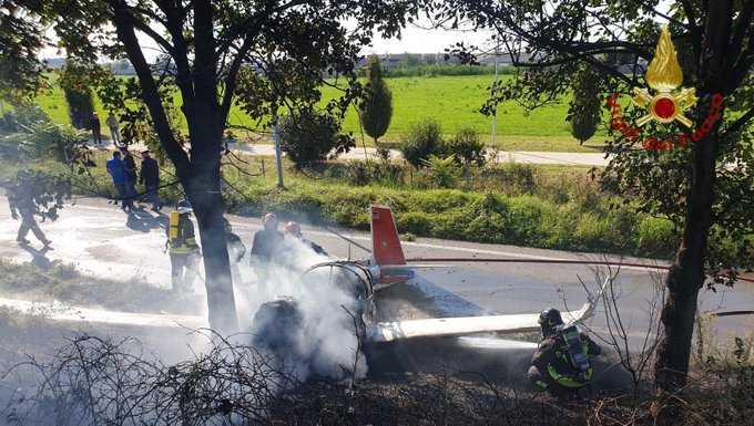 Orio al Serio. Cade un velivolo e prende fuoco: un morto e tre feriti