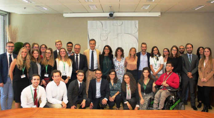 Lombardia, Palazzo Pirelli apre le porte a 35 giovani neolaureati