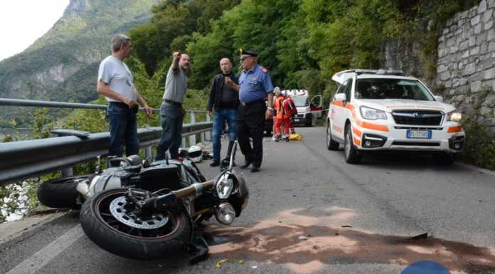 Incidente sulla Lariana, ancora in Rianimazione il motociclista di Abbadia