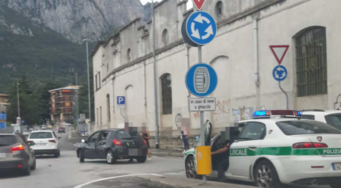 Lecco, incidente in via XI Febbraio, rallentamenti in mattinata