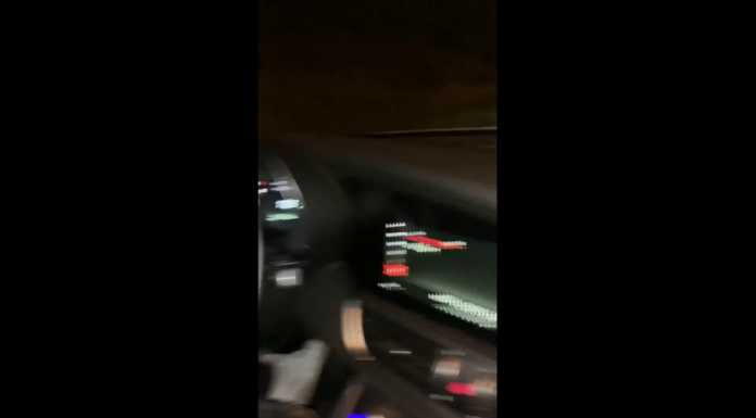 Si filmano sfrecciare a 160 km/h in auto, poi lo schianto (VIDEO)