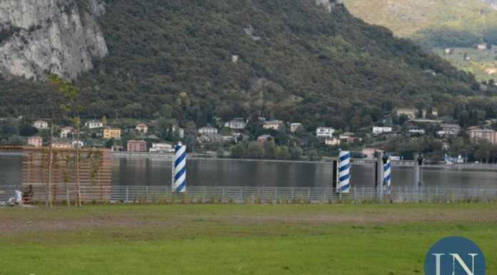 Il pratone di Parè “ospiterà” una piscina galleggiante in arrivo (via lago) da Cernobbio