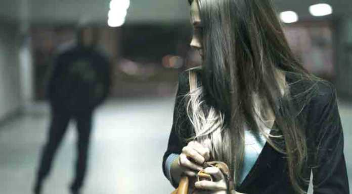 Stalker perseguita l’ex compagna, fermato mentre la segue alla Meridiana