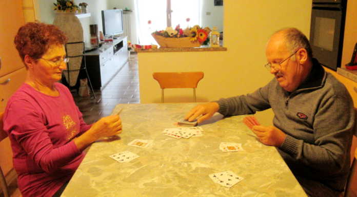 La solidarietà gioca a carte: la Pol. Monte Marenzo corre con Telethon