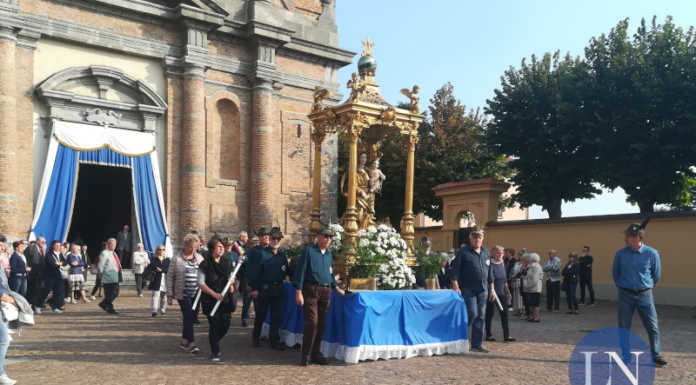 Merate celebra la Madonna del Rosario con messa e processione