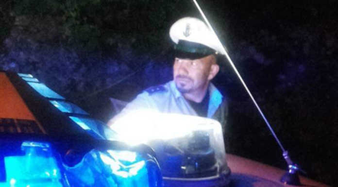 Merate, senza patente e con la targa “sbagliata”: incastrato dalla Polizia locale