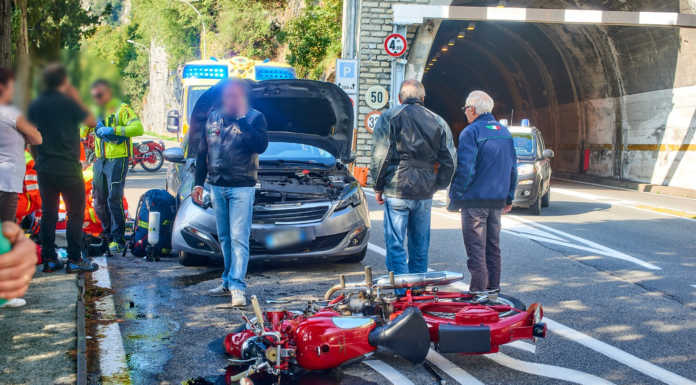 Scontro auto-moto a Varenna, 62enne trasportato all’ospedale