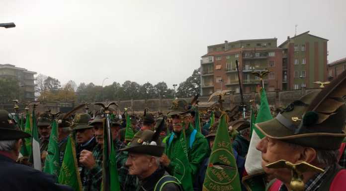 Anche gli Alpini di Lecco sfilano al raggruppamento di Piacenza