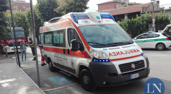 Calolzio, auto contro pickup, soccorse due ragazze