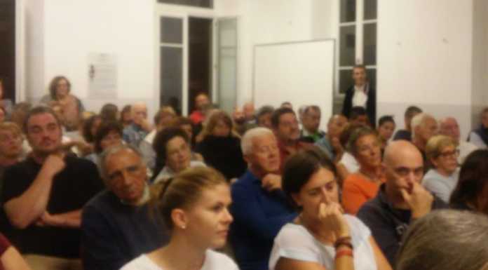 Mandello e odori industriali, pronto l’esposto. Il Comune è con i cittadini