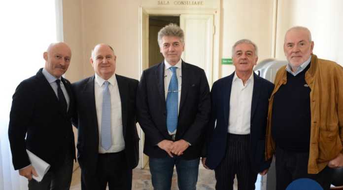 Confcommercio compra Via Roma 51, la vendita finanzia Villa Manzoni