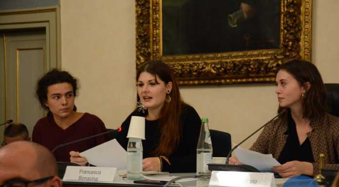 I giovani del Fridays for Future in municipio ma scatta la polemica