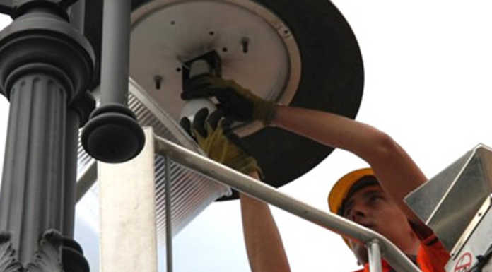 Valmadrera, il Comune ‘riscatta’ i punti luce oggi di Enel Sole per riqualificarli