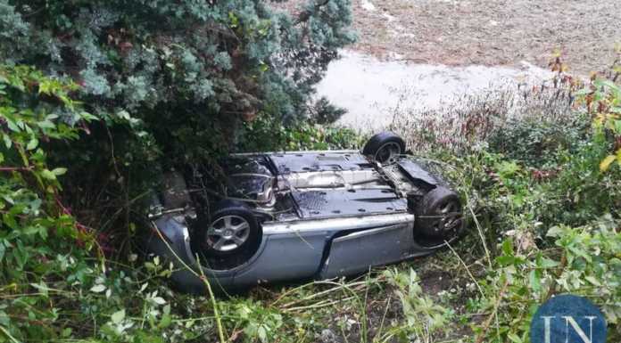Incidente a Osnago: auto esce di strada e si ribalta