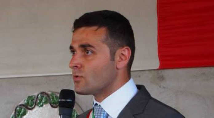 Lambrugo, dimissioni di massa, sfiduciato il sindaco