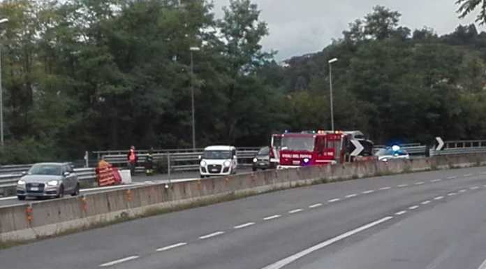 Incidente in SS36, auto ribaltata all’altezza di Mandello