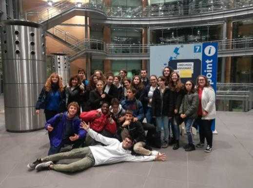 Gli alunni del Rota di Calolzio ricercatori per un giorno all’Istituto Medea