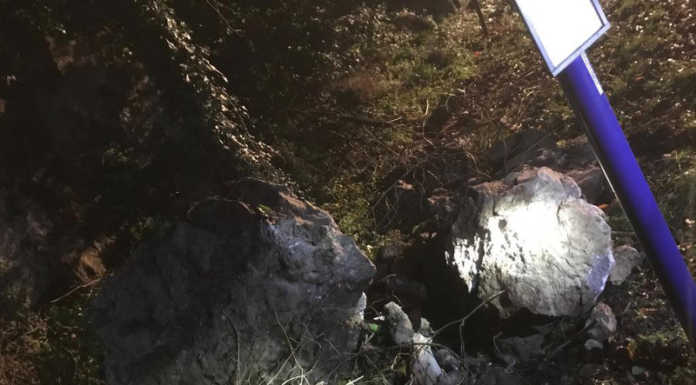 Cadono sassi sulla Lecco-Bellagio, intervento dei VVF