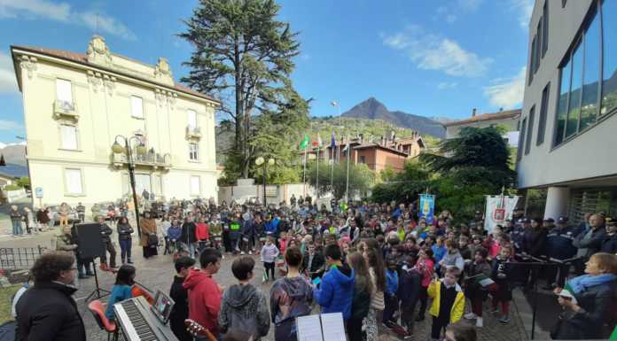 Dervio celebra la Festa del 4 Novembre insieme agli alunni delle scuole