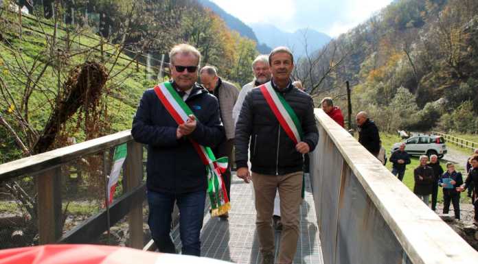 Erve, inaugurata la passerella per gli escursionisti sul torrente Galavesa