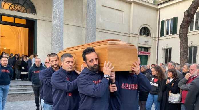 L’ultimo saluto di Santo Stefano a Padre Giulio: “Sarai per sempre con noi”