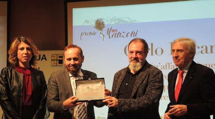 Il Premio Manzoni alla Carriera a Carlo Lucarelli, ‘uomo dei misteri’