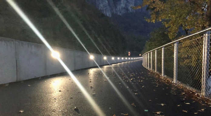 Vandalismi sulla ciclabile, 19enne denunciato dalla Questura