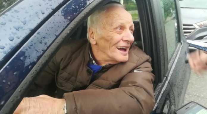 Ponte San Michele, la prima auto quella del signor Anselmo: “Era ora!”