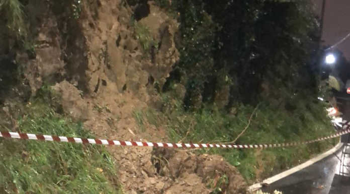 Maltempo, smottamento sulla strada tra Rossino e Erve