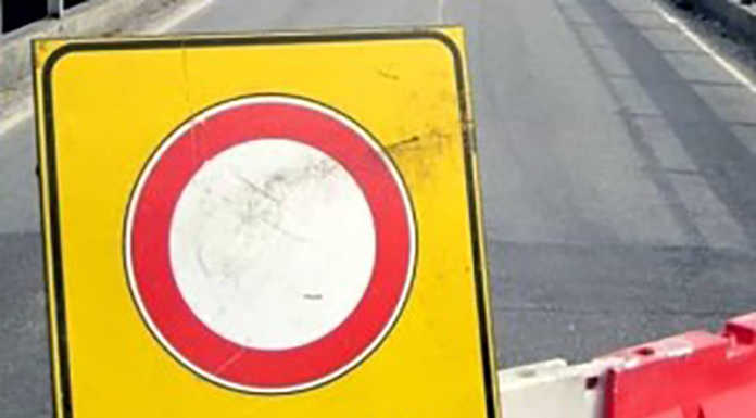 Lago. Riaperta una corsia della SS36 in direzione sud tra Bellano e Abbadia Strada chiusa cartello