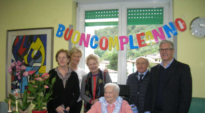 Nonna Libera festeggia 101 anni: festa agli istituti Airoldi e Muzzi