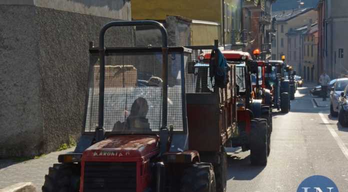 Valmadrera, trattori in corteo per la Giornata del Ringraziamento