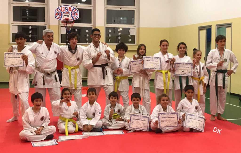 Auguri Di Natale Karate.Dinamic Karate Lecco Bene All 8 Trofeo Fik Regionale Di Natale Lecco Notizie