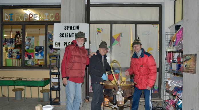 All’asilo di Foppenico arriva il Babbo Natale degli Alpini di Calolzio