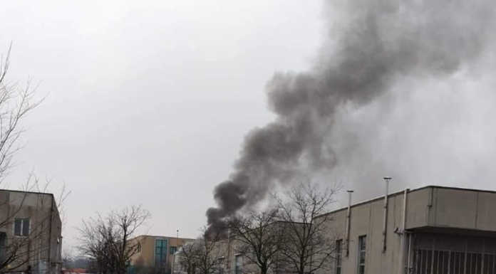 Fiamme in un’azienda di Casatenovo, l’incendio causato da un macchinario