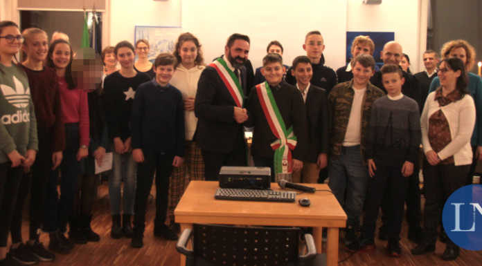 Olgiate, Riccardo Strigiotti è il primo sindaco dei ragazzi. Consegnate le borse di studio