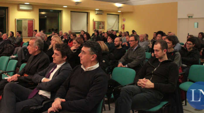 Il 53% dei treni è in ritardo, i pendolari: “Siamo stanchi di Trenord”